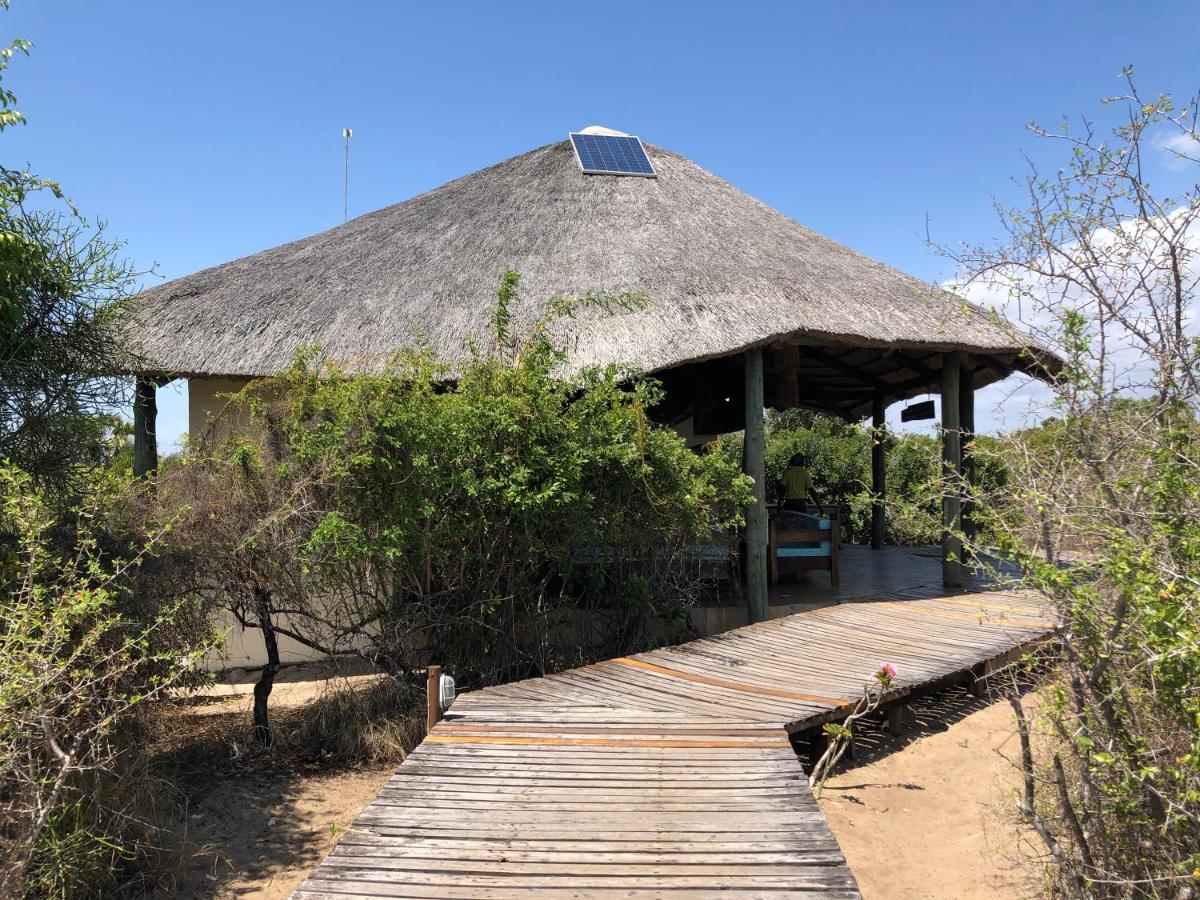 Saadani Safari Lodge Exterior photo